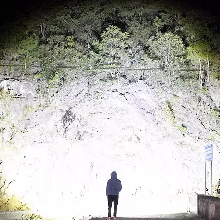 🔦☀️Superstark ljuszoombar ficklampa